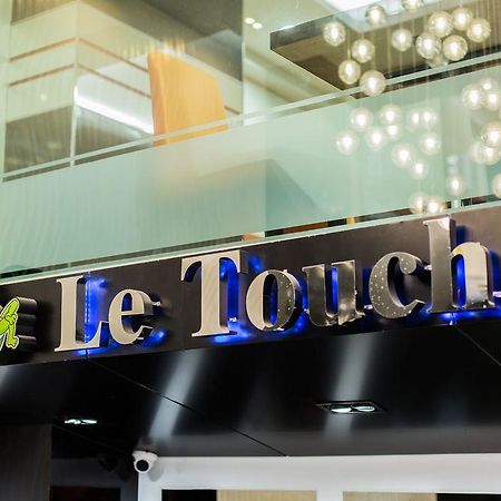 Le Touche Hotel Bangkok Ngoại thất bức ảnh