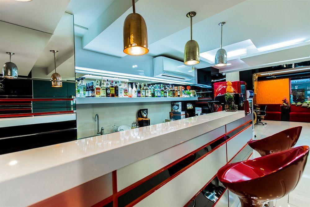 Le Touche Hotel Bangkok Ngoại thất bức ảnh