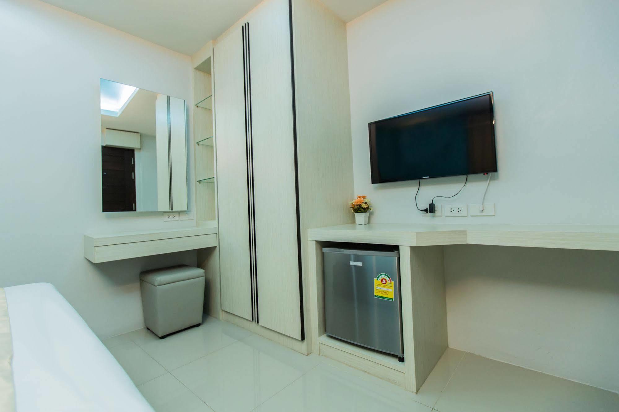 Le Touche Hotel Bangkok Ngoại thất bức ảnh