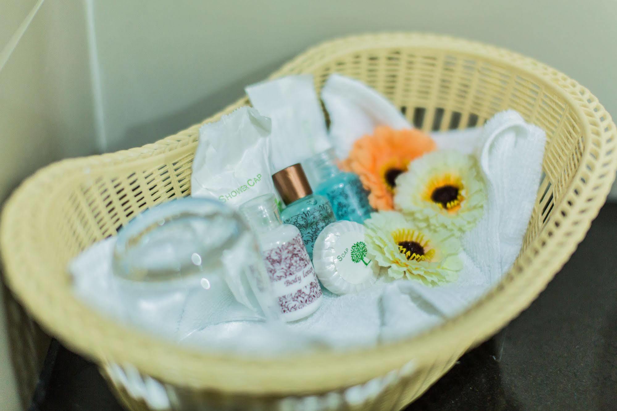 Le Touche Hotel Bangkok Ngoại thất bức ảnh