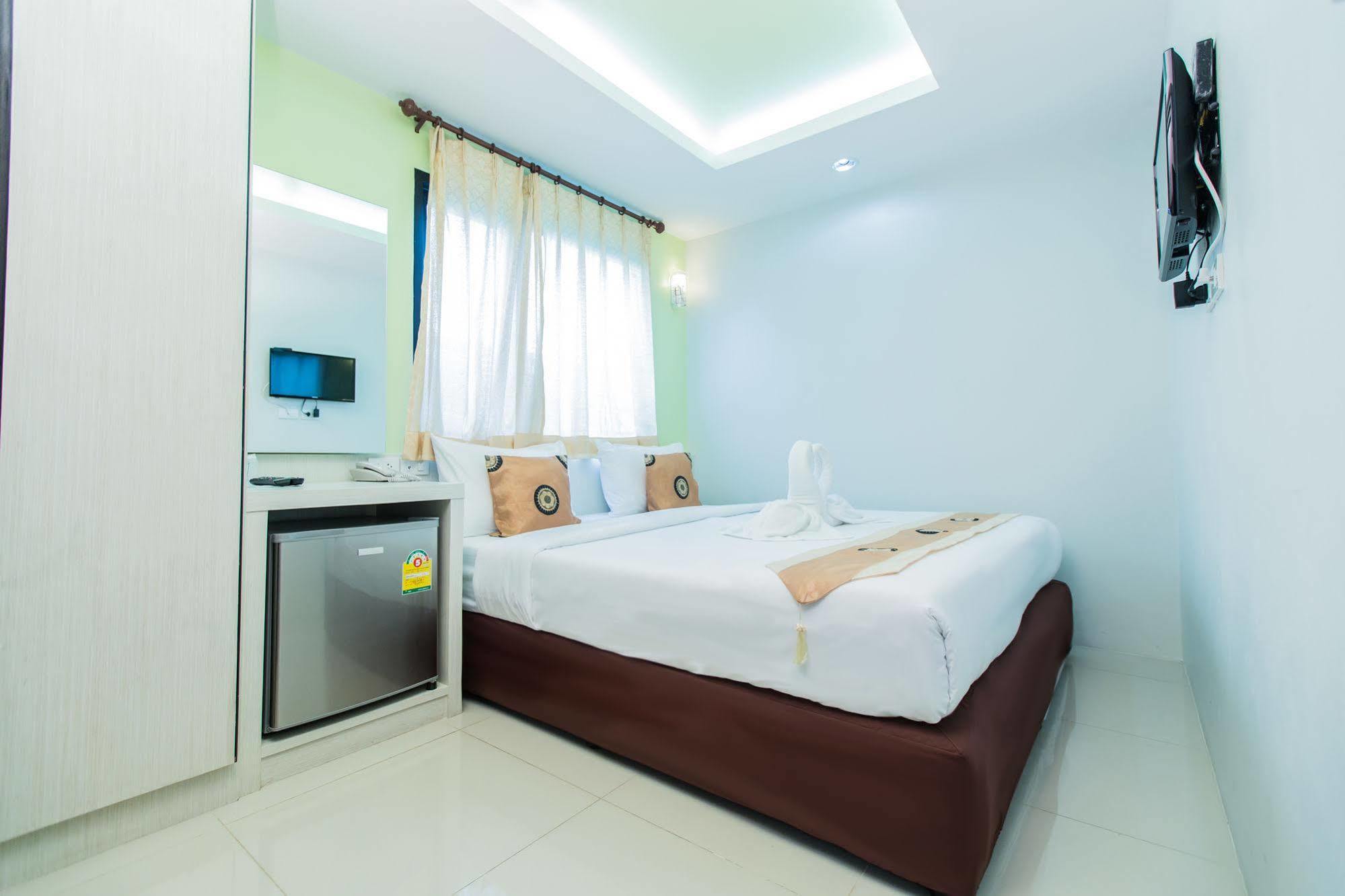 Le Touche Hotel Bangkok Ngoại thất bức ảnh