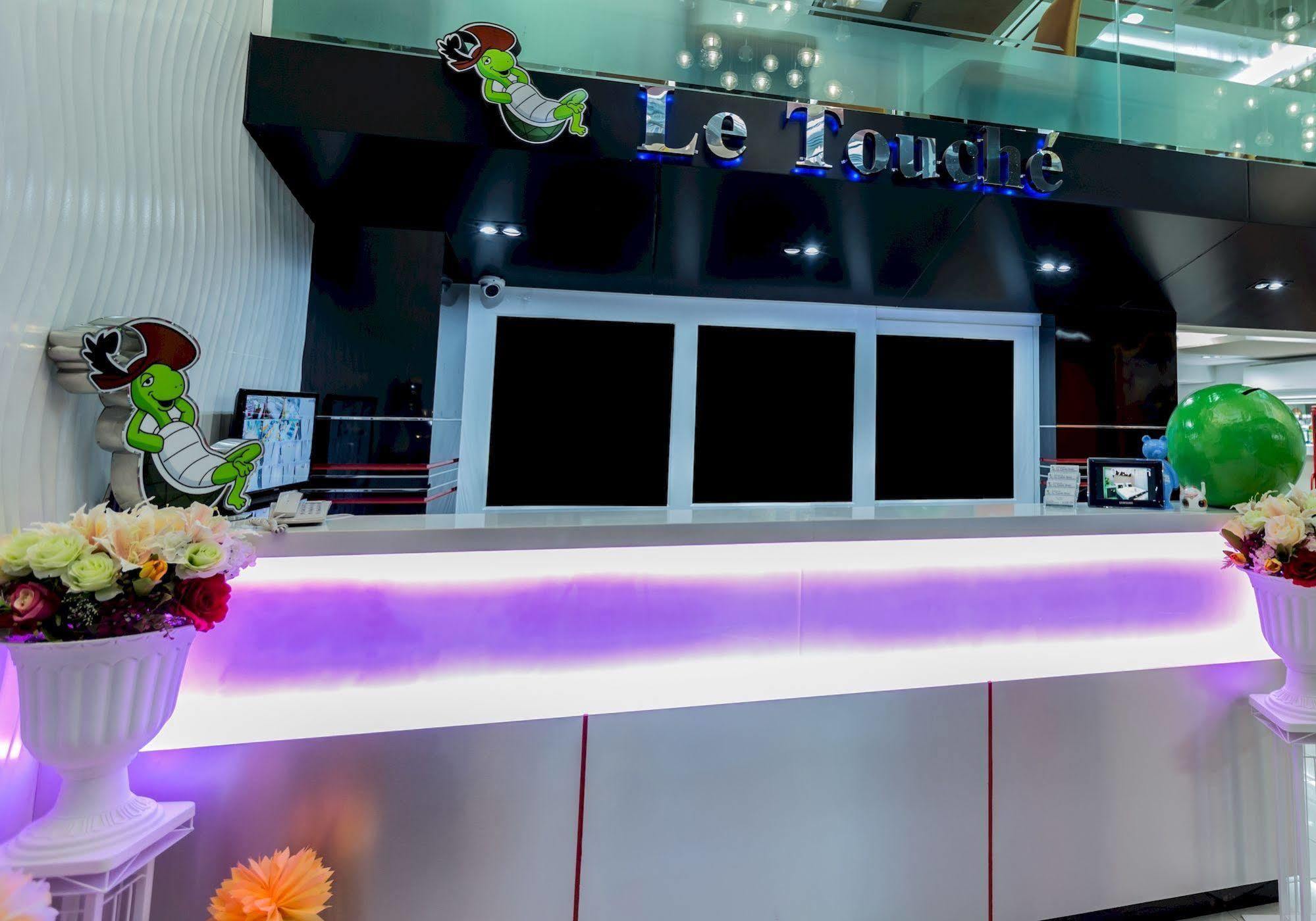 Le Touche Hotel Bangkok Ngoại thất bức ảnh