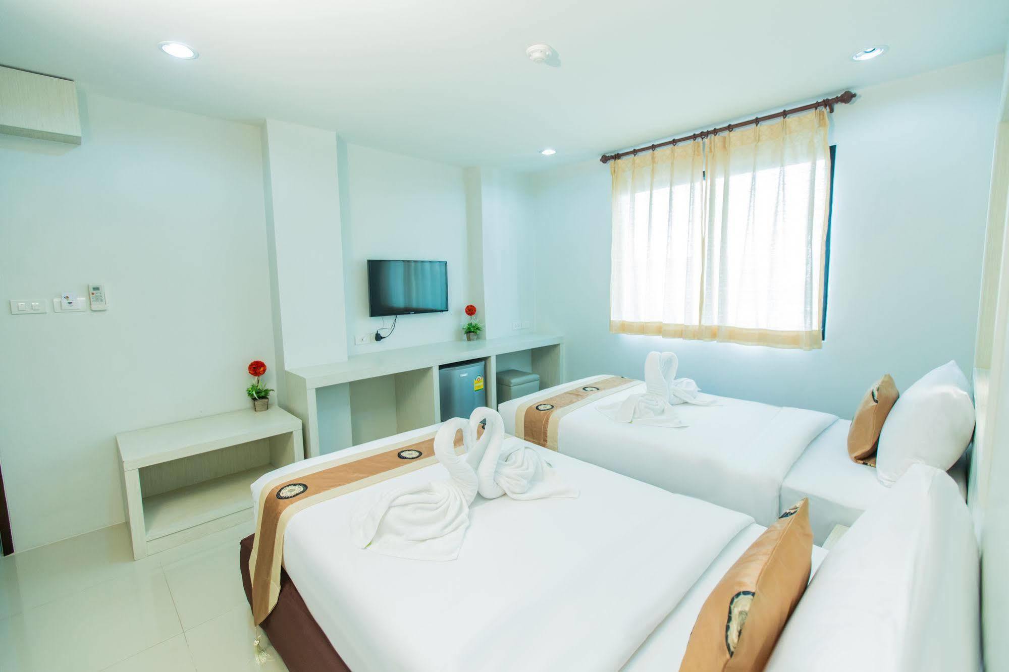 Le Touche Hotel Bangkok Ngoại thất bức ảnh