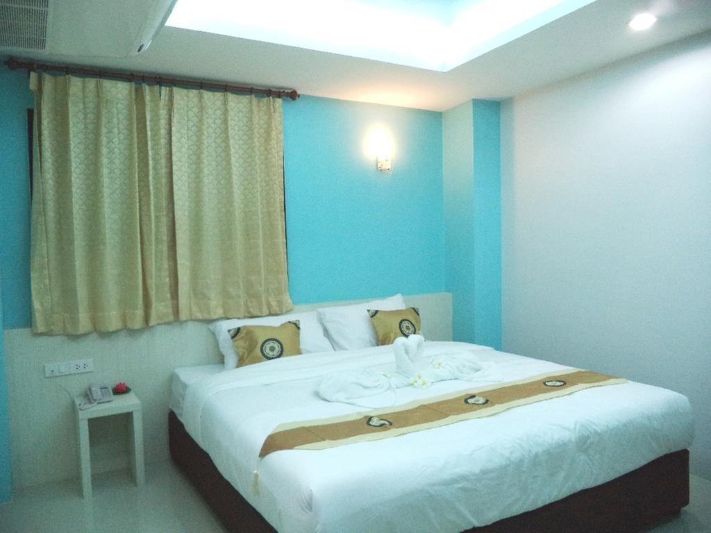 Le Touche Hotel Bangkok Ngoại thất bức ảnh